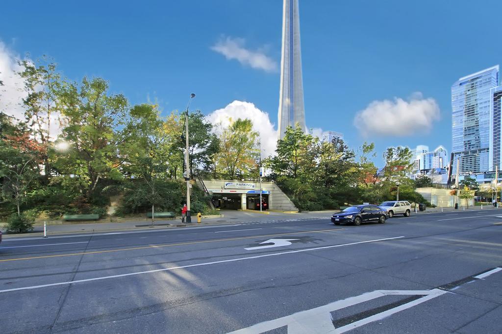 Napa Furnished Suites At Cn Tower & Maple Leaf Square Toronto Exteriör bild