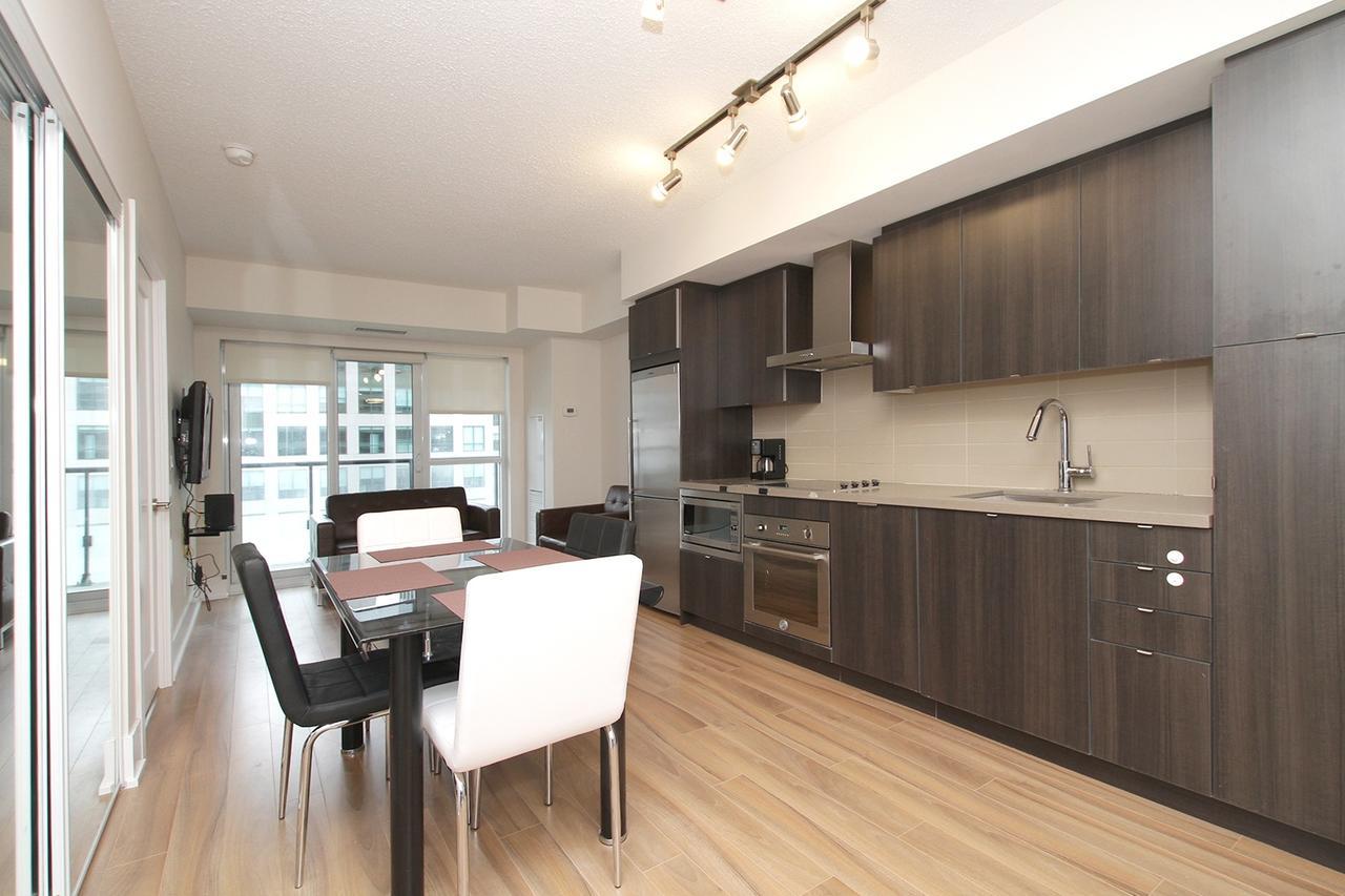 Napa Furnished Suites At Cn Tower & Maple Leaf Square Toronto Exteriör bild