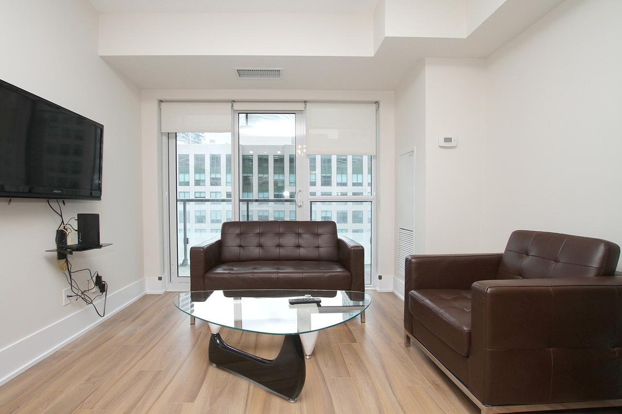 Napa Furnished Suites At Cn Tower & Maple Leaf Square Toronto Exteriör bild