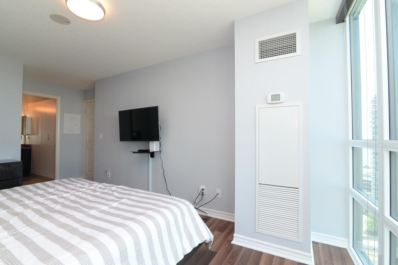 Napa Furnished Suites At Cn Tower & Maple Leaf Square Toronto Exteriör bild