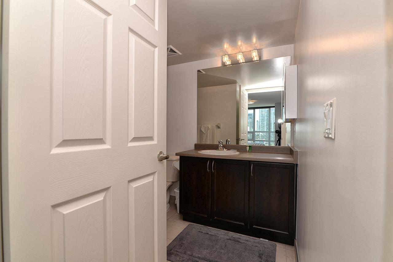 Napa Furnished Suites At Cn Tower & Maple Leaf Square Toronto Exteriör bild