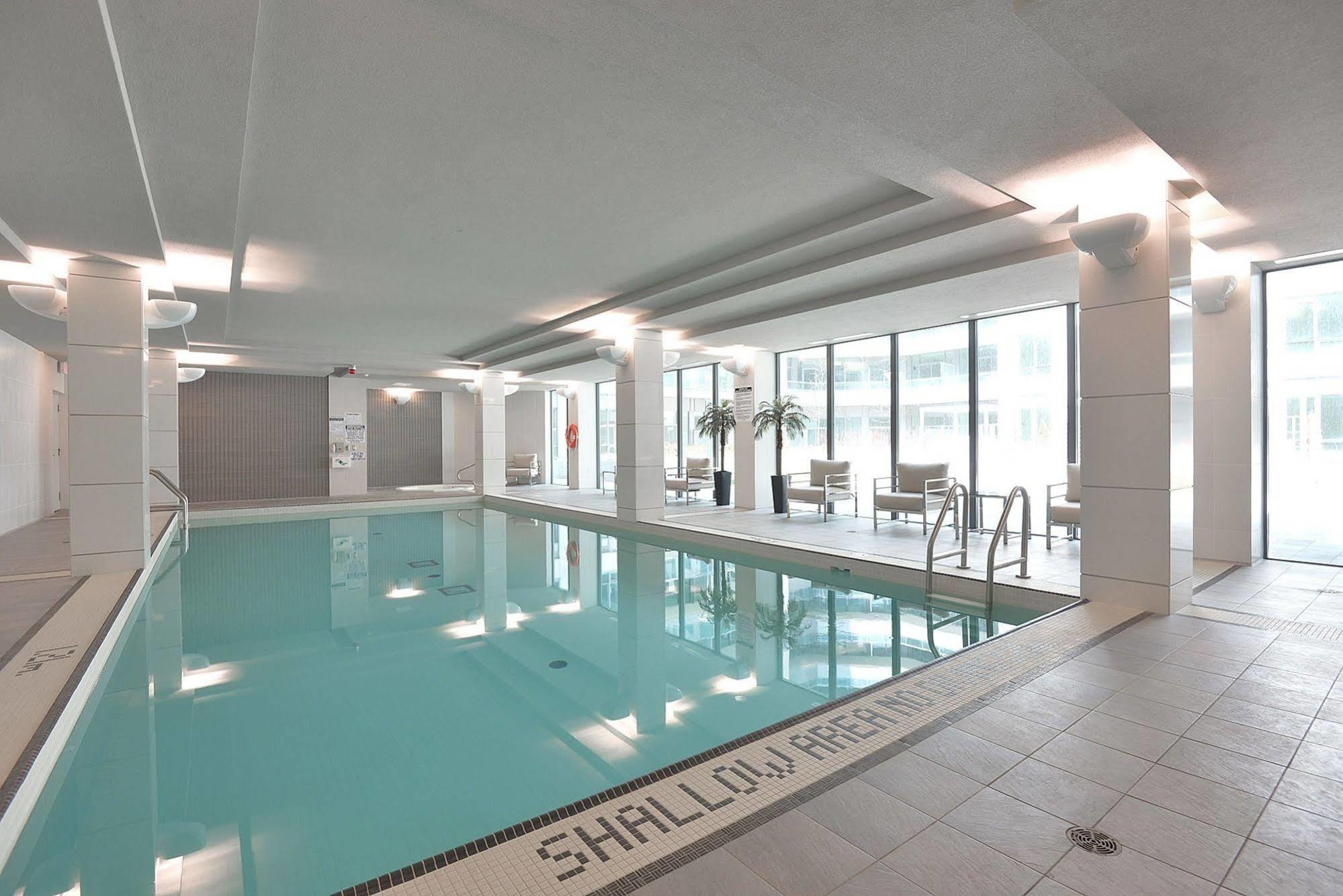 Napa Furnished Suites At Cn Tower & Maple Leaf Square Toronto Exteriör bild