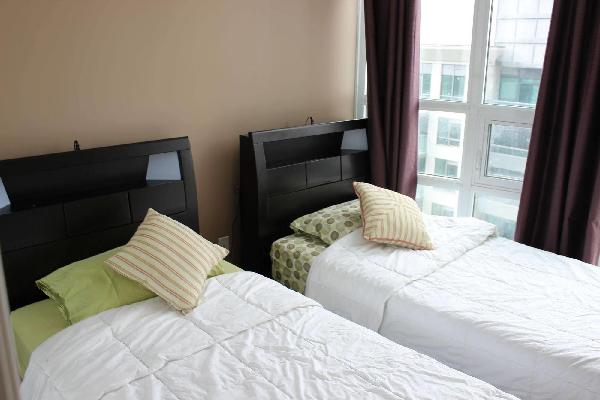 Napa Furnished Suites At Cn Tower & Maple Leaf Square Toronto Exteriör bild
