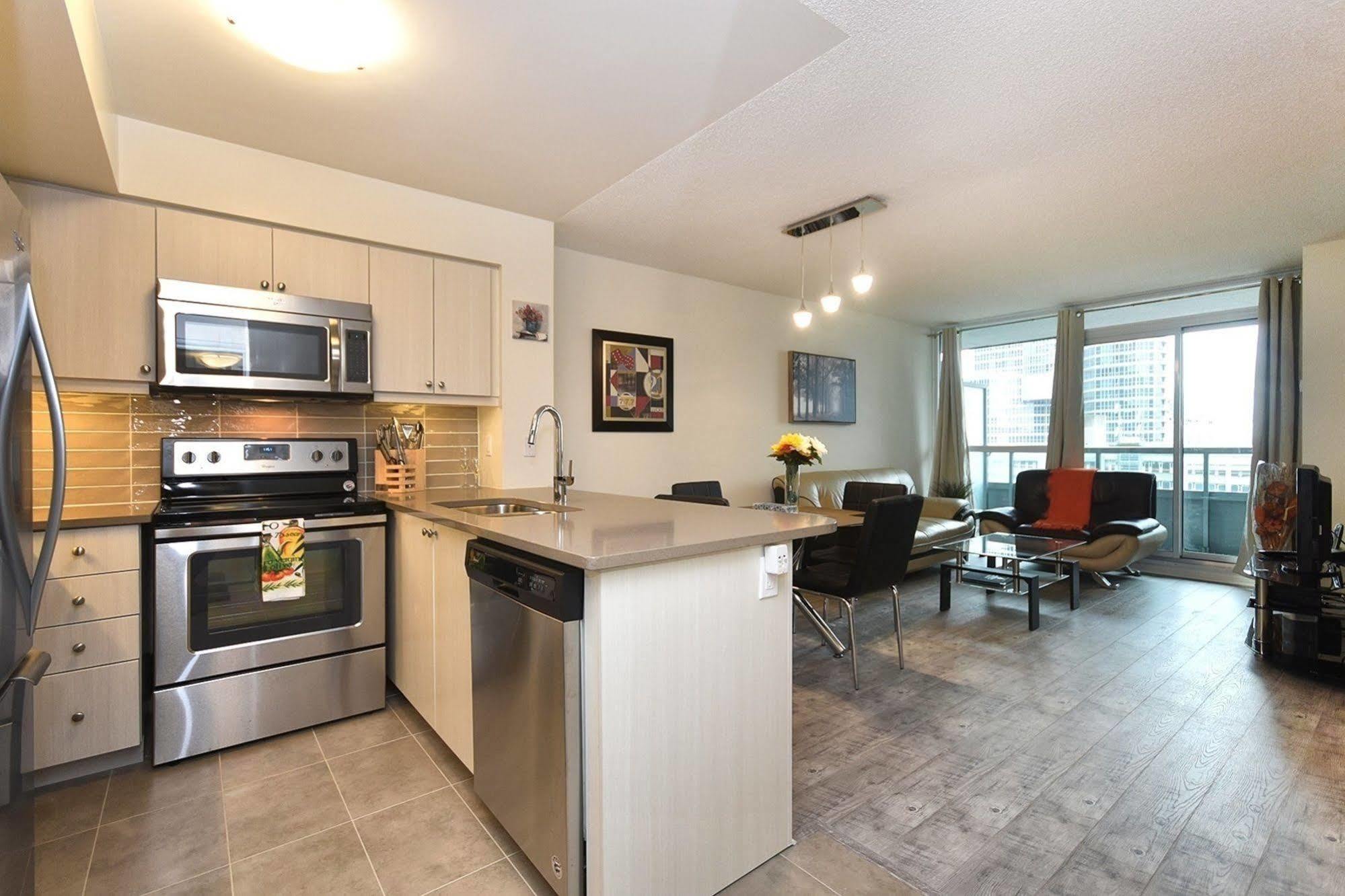 Napa Furnished Suites At Cn Tower & Maple Leaf Square Toronto Exteriör bild