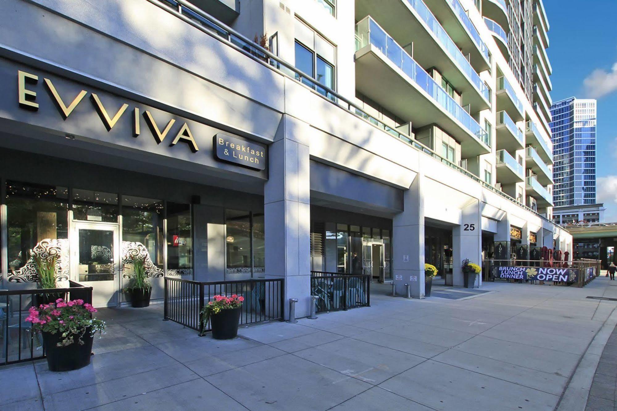 Napa Furnished Suites At Cn Tower & Maple Leaf Square Toronto Exteriör bild